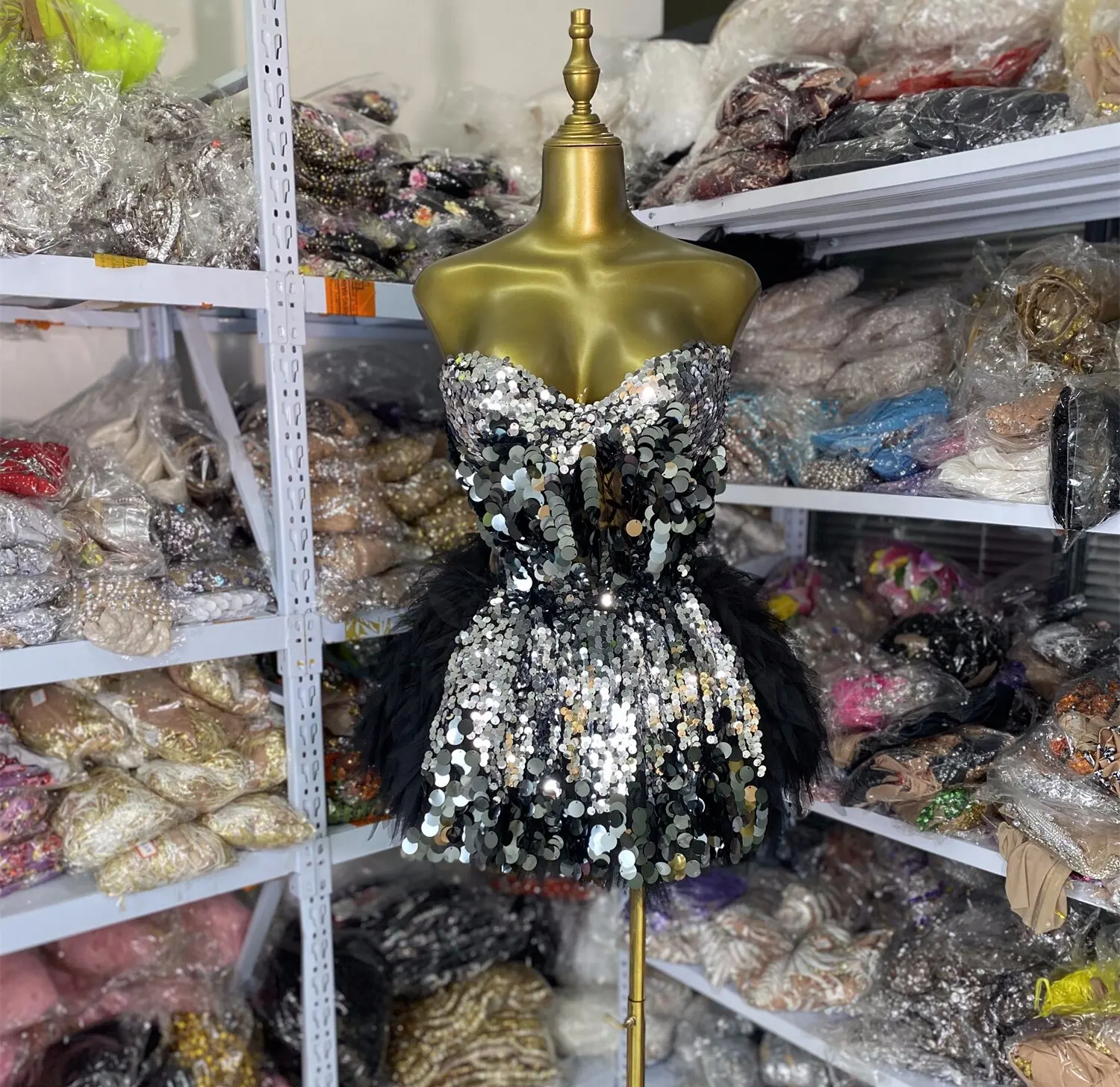 Sparkly Sequins Strapless Crop Tops Mini Puff Skirt 2Pieces Set for Women Birthday Club Party Stage Costume Music Festival Dress 
Sparkly Sequins Strapless Crop Tops Mini Puff Skirt 2Pieces Set for Women Birthday Club Party Stage Costume Music Festival Dress