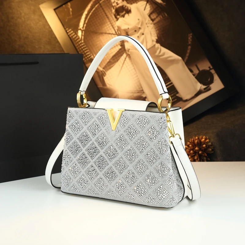 Genuine Leather Diamonds Women Handbag Fashion Small Shoulder Messenger Bag 2025 New Elegant Diamond-shaped Crossbody Shell Bags
Genuine Leather Diamonds Women Handbag Fashion Small Shoulder Messenger Bag 2025 New Elegant Diamond-shaped Crossbody Shell Bags