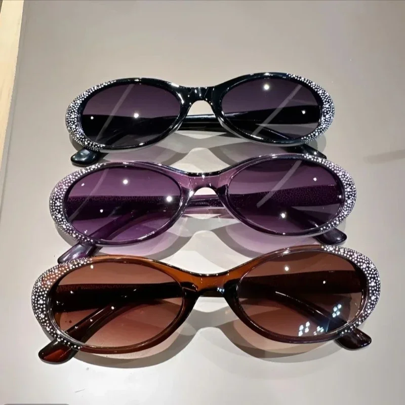 Oval Small Frame UV400 Sunshade Eyewear Women's Luxury Diamond Sunglasses Trendy UV Resistant Sun Glasses for Men Ladies
Oval Small Frame UV400 Sunshade Eyewear Women's Luxury Diamond Sunglasses Trendy UV Resistant Sun Glasses for Men Ladies