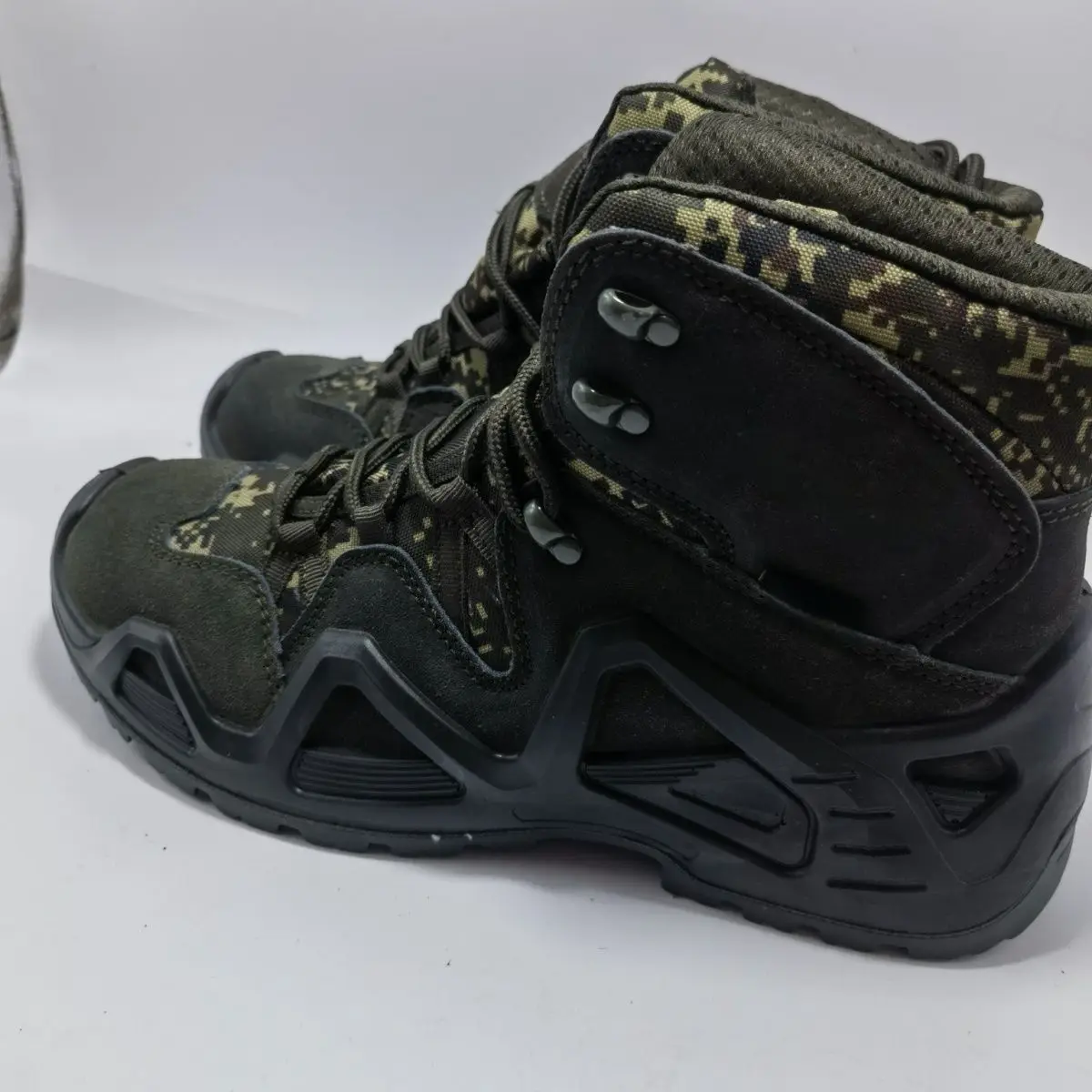 Men's Beach Shoes 2025 Training Combat Boots Motorcycle Sneakers Sports Hiking Shoes Outdoor Hiking Boots Classic Ankle Boots
Men's Beach Shoes 2025 Training Combat Boots Motorcycle Sneakers Sports Hiking Shoes Outdoor Hiking Boots Classic Ankle Boots