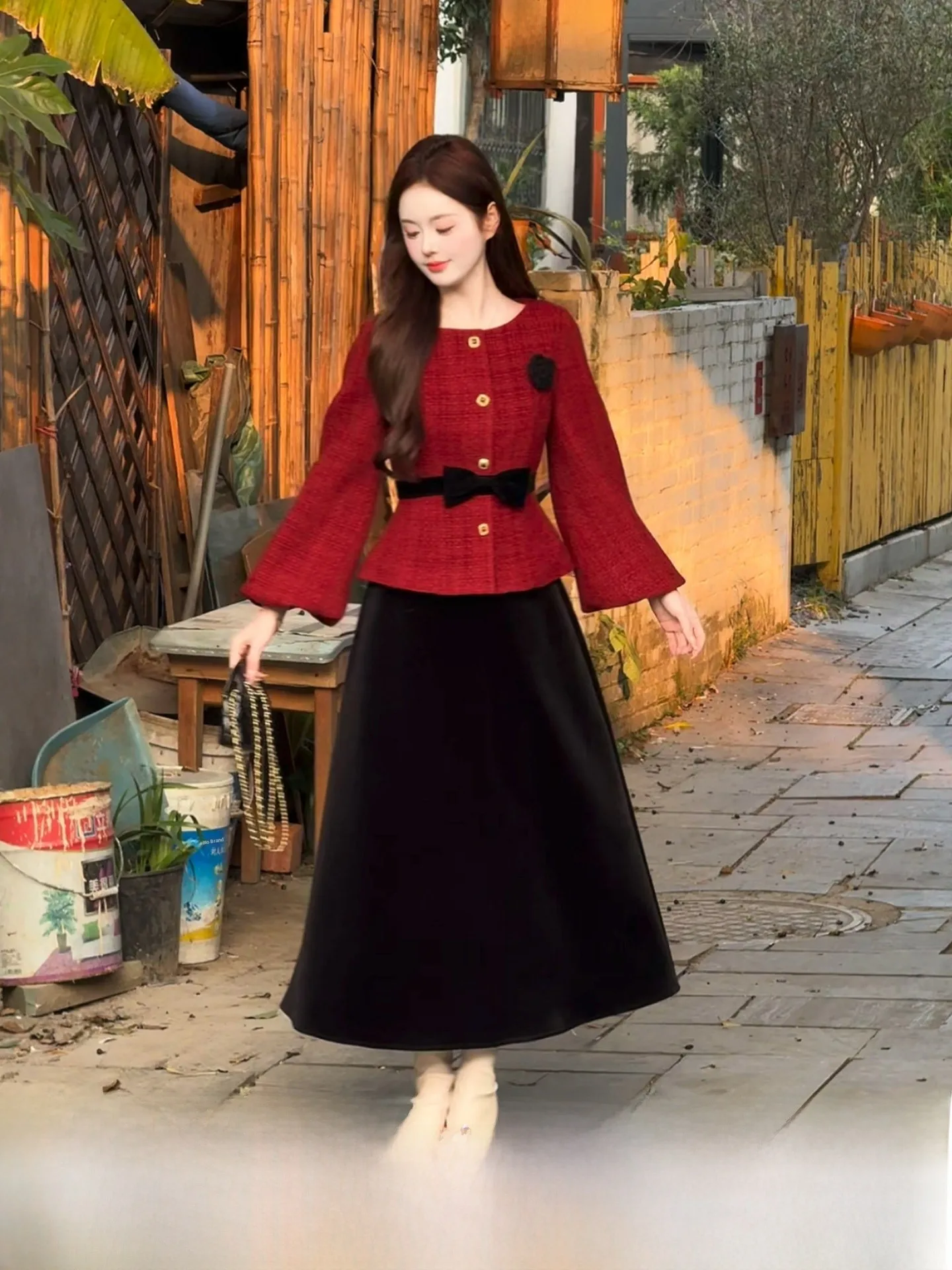 Mona Garden Seven Seven Mango Women's Winter Red Floral Print Woolen Coat Petal Sleeve down Jacket Contrast Color Padded Coat
Mona Garden Seven Seven Mango Women's Winter Red Floral Print Woolen Coat Petal Sleeve down Jacket Contrast Color Padded Coat