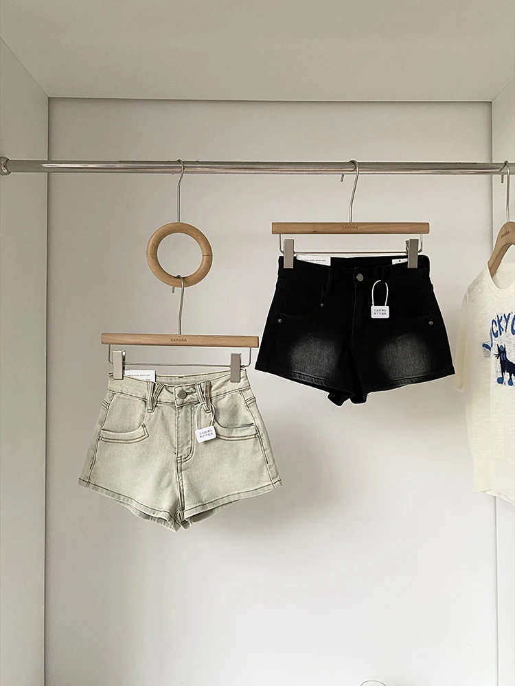 American style retro denim shorts women summer 2025 short stretchy slim and spicy wrapped buttocks ultra short hot pants
American style retro denim shorts women summer 2025 short stretchy slim and spicy wrapped buttocks ultra short hot pants