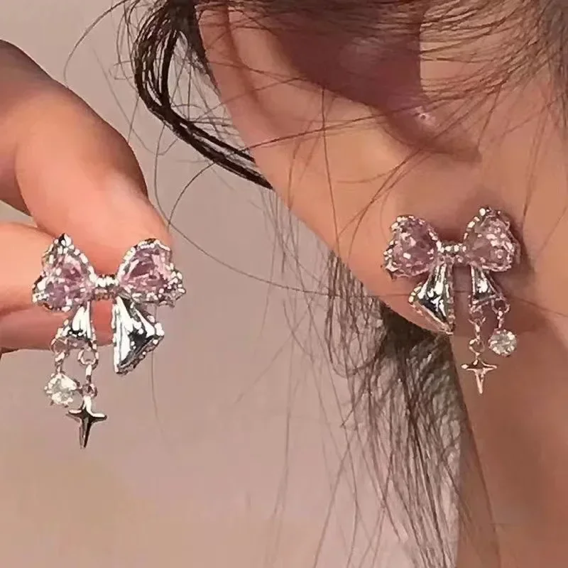 Y2K Bowknot Zircon Stud Earrings for Women Fashion Korean Silver Color Pink Crystal Personality Earring Girl Party Jewelry Gifts
Y2K Bowknot Zircon Stud Earrings for Women Fashion Korean Silver Color Pink Crystal Personality Earring Girl Party Jewelry Gifts