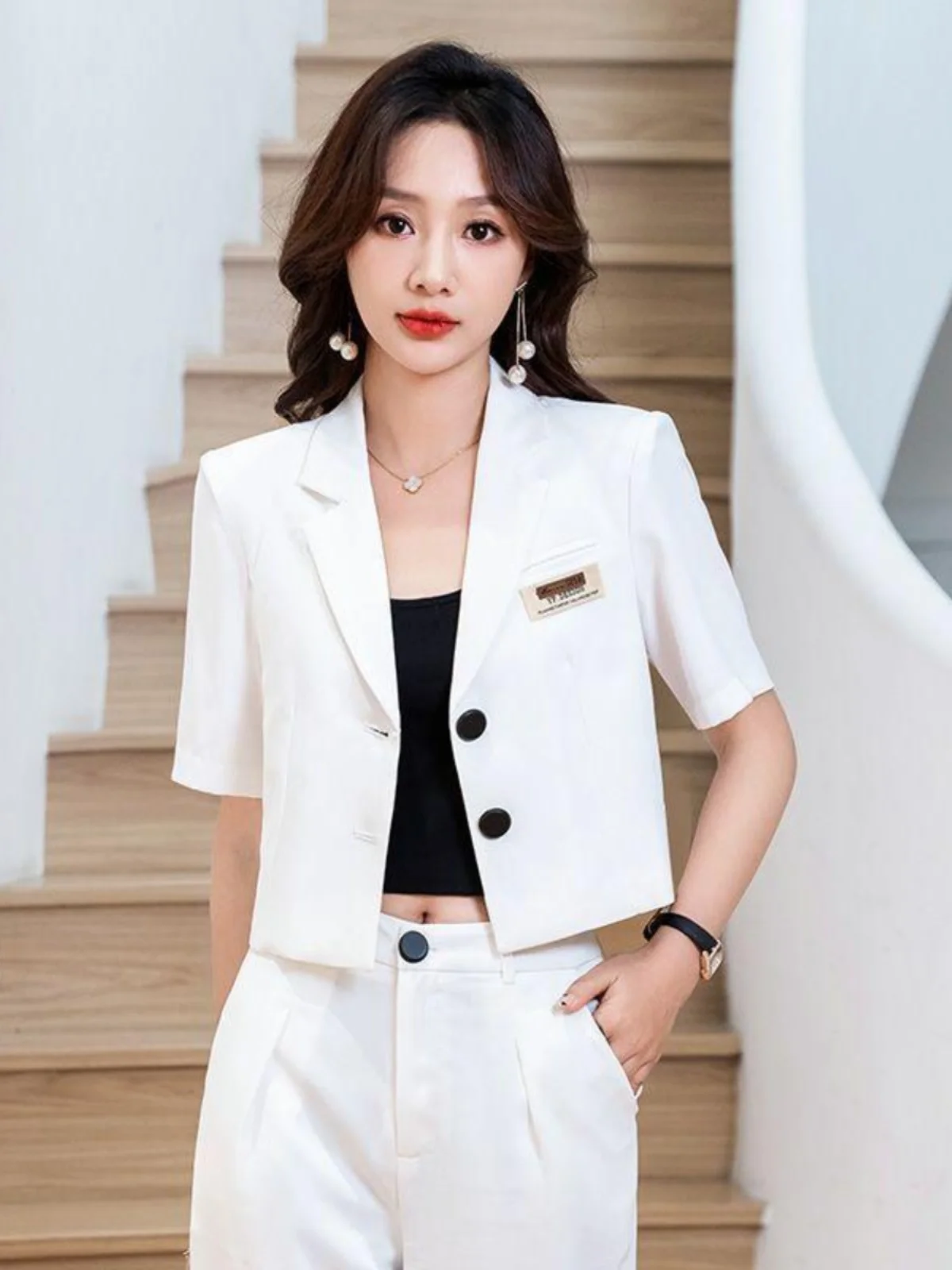 Short Sleeve Women's Jacket Thin Summer Casual Professional Style Korean Fashion Commute Style Polyester Fiber Blouse
Short Sleeve Women's Jacket Thin Summer Casual Professional Style Korean Fashion Commute Style Polyester Fiber Blouse