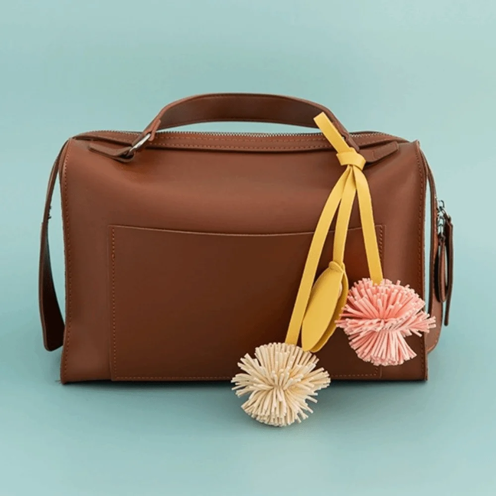 Korean Style PU Leather Flower Pendant Handmade Chrysanthemum Leather Flower Keychain Personality Bag Accessories
Korean Style PU Leather Flower Pendant Handmade Chrysanthemum Leather Flower Keychain Personality Bag Accessories