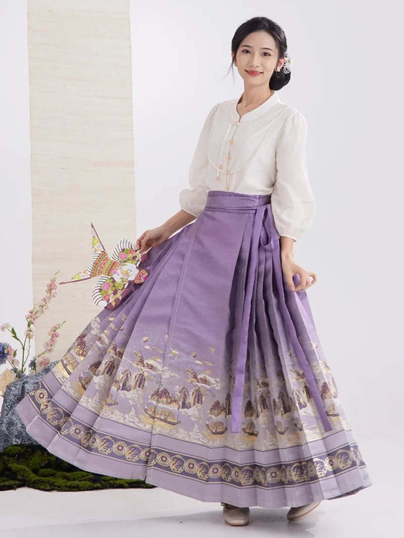 Spring/Summer New Chinese Stand Up Collar Splicing Top Weaving Gold Handmade Pleated Horse Face Skirt Hanfu Two Piece Set
Spring/Summer New Chinese Stand Up Collar Splicing Top Weaving Gold Handmade Pleated Horse Face Skirt Hanfu Two Piece Set