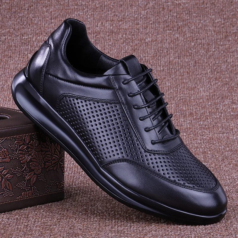 Мужские кожаные кроссовки с перфорацией, дышащие, летние, новые, мягкие, повседневные, с круглым носком, на резиновой подошве
Мужские кожаные кроссовки с перфорацией, дышащие, летние, новые, мягкие, повседневные, с круглым носком, на резиновой подошве