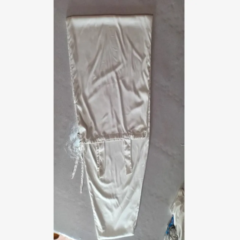White Satin Double-layer Sleeping Bag Silky Smooth Comfortable Ice Silk Soft Suspender Sleeping Bag Couple Cosplay Sleeping Robe
White Satin Double-layer Sleeping Bag Silky Smooth Comfortable Ice Silk Soft Suspender Sleeping Bag Couple Cosplay Sleeping Robe