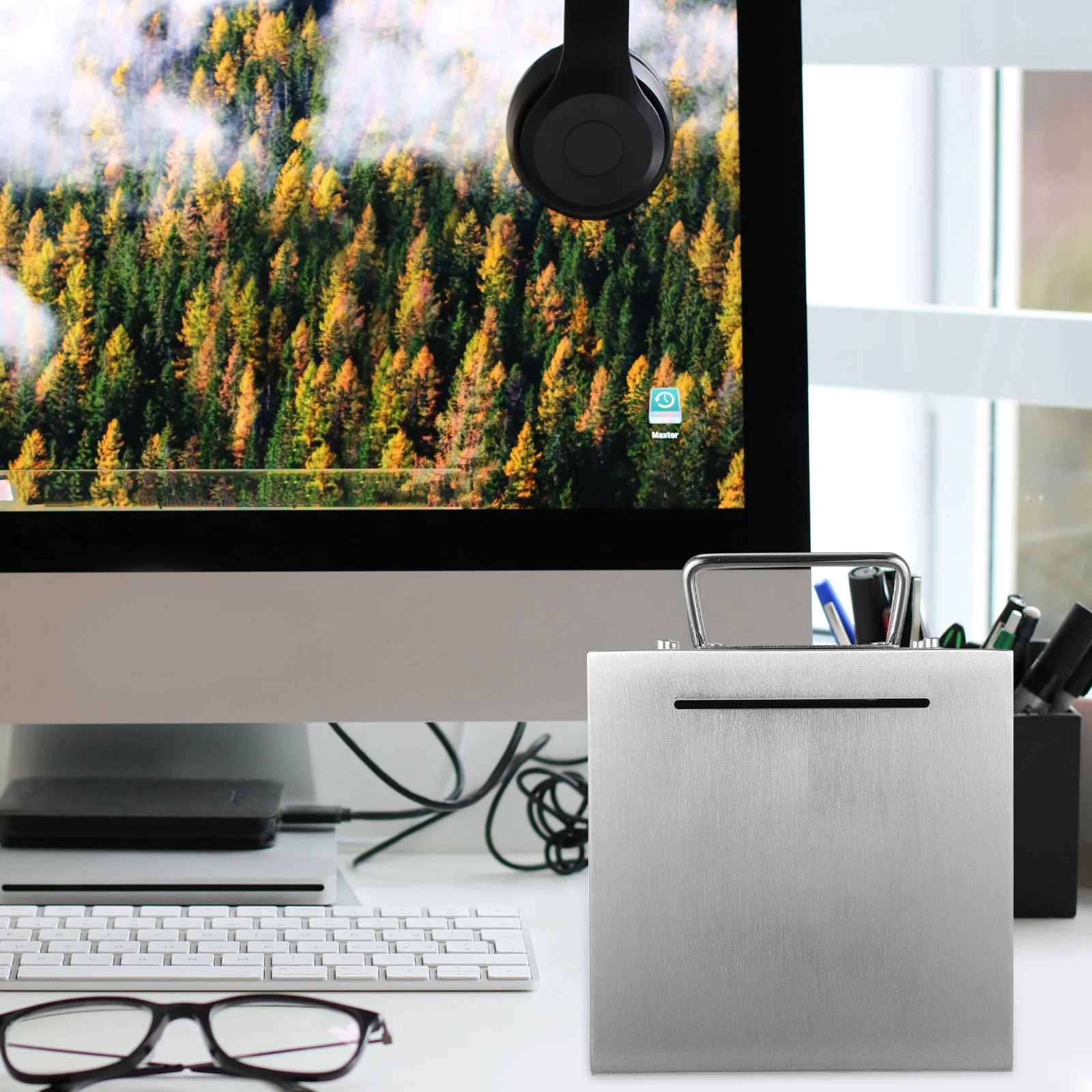 Stainless Steel Money Bank Compact Coin Storage Pot for Children Adults Rustproof Piggy Bank for Home Office Decorative Use
Stainless Steel Money Bank Compact Coin Storage Pot for Children Adults Rustproof Piggy Bank for Home Office Decorative Use