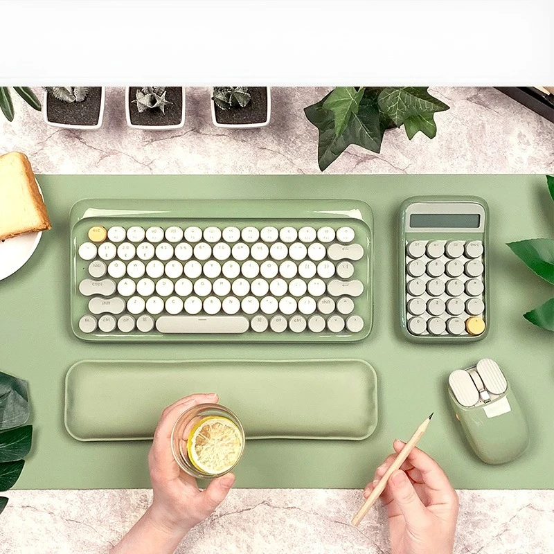Mechanical keyboard and mouse set Bluetooth boy and girl gift birthday gift
Mechanical keyboard and mouse set Bluetooth boy and girl gift birthday gift