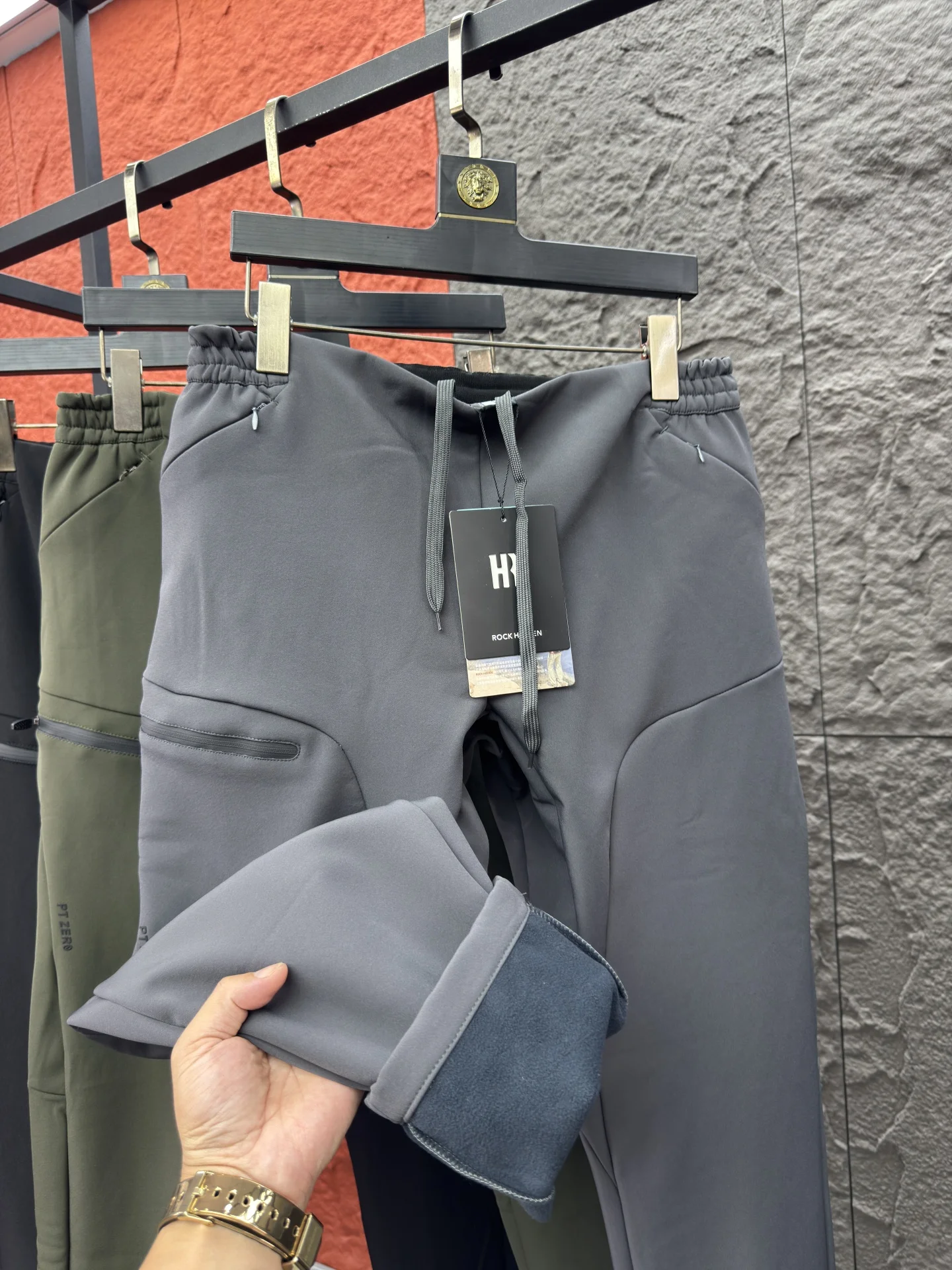 Svip 3K Thiened Fce на подкладке уличные мужские прямые брюки осень-зима теплые ветрозащитные удобные облегающие повседневные брюки...
Svip 3K Thiened Fce на подкладке уличные мужские прямые брюки осень-зима теплые ветрозащитные удобные облегающие повседневные брюки...