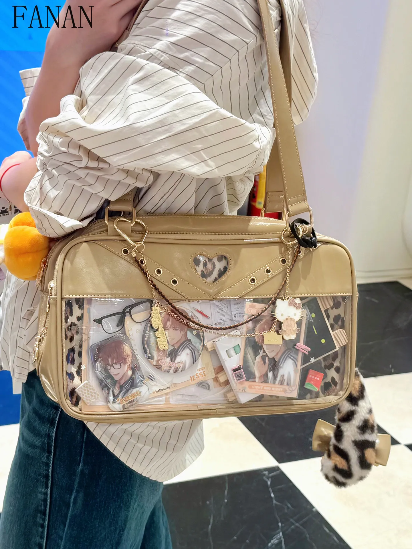 Women's Handbags Harajuku Japanese Style Ita Bag with Heart Chain Transparent Shoulder Bag for Women Casual Handbag
Women's Handbags Harajuku Japanese Style Ita Bag with Heart Chain Transparent Shoulder Bag for Women Casual Handbag
