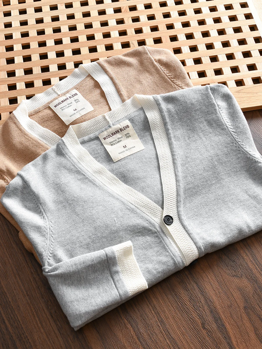 Men's Casual Knitwear V-Neck Long Sleeve Sweater Color Block Splicing 30 Wool 70 Combed Cotton Autumn Winter New Style Fashio...
Men's Casual Knitwear V-Neck Long Sleeve Sweater Color Block Splicing 30 Wool 70 Combed Cotton Autumn Winter New Style Fashio...