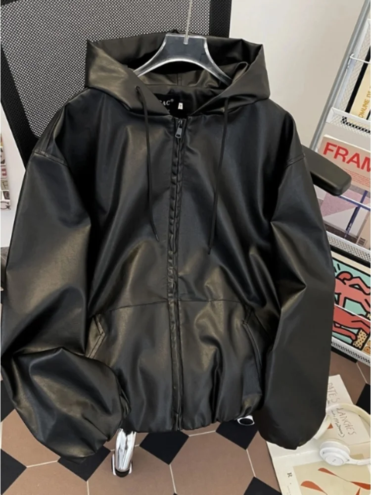 Men's Women Leather Hoodies Autumn Moto Leather Jacket Street Style Short PU Leather Coat Retro Oversized Hooded Outerwear
Men's Women Leather Hoodies Autumn Moto Leather Jacket Street Style Short PU Leather Coat Retro Oversized Hooded Outerwear