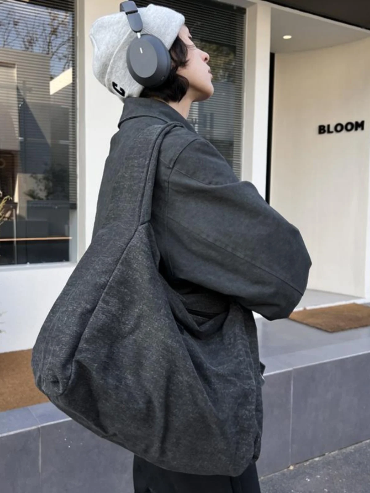 Retro Large Capacity Canvas Bag Underarm Crossbody Handbag Unisex Minimalist Hobo Bag Fashionable Shoulder Bag for Men And Women
Retro Large Capacity Canvas Bag Underarm Crossbody Handbag Unisex Minimalist Hobo Bag Fashionable Shoulder Bag for Men And Women