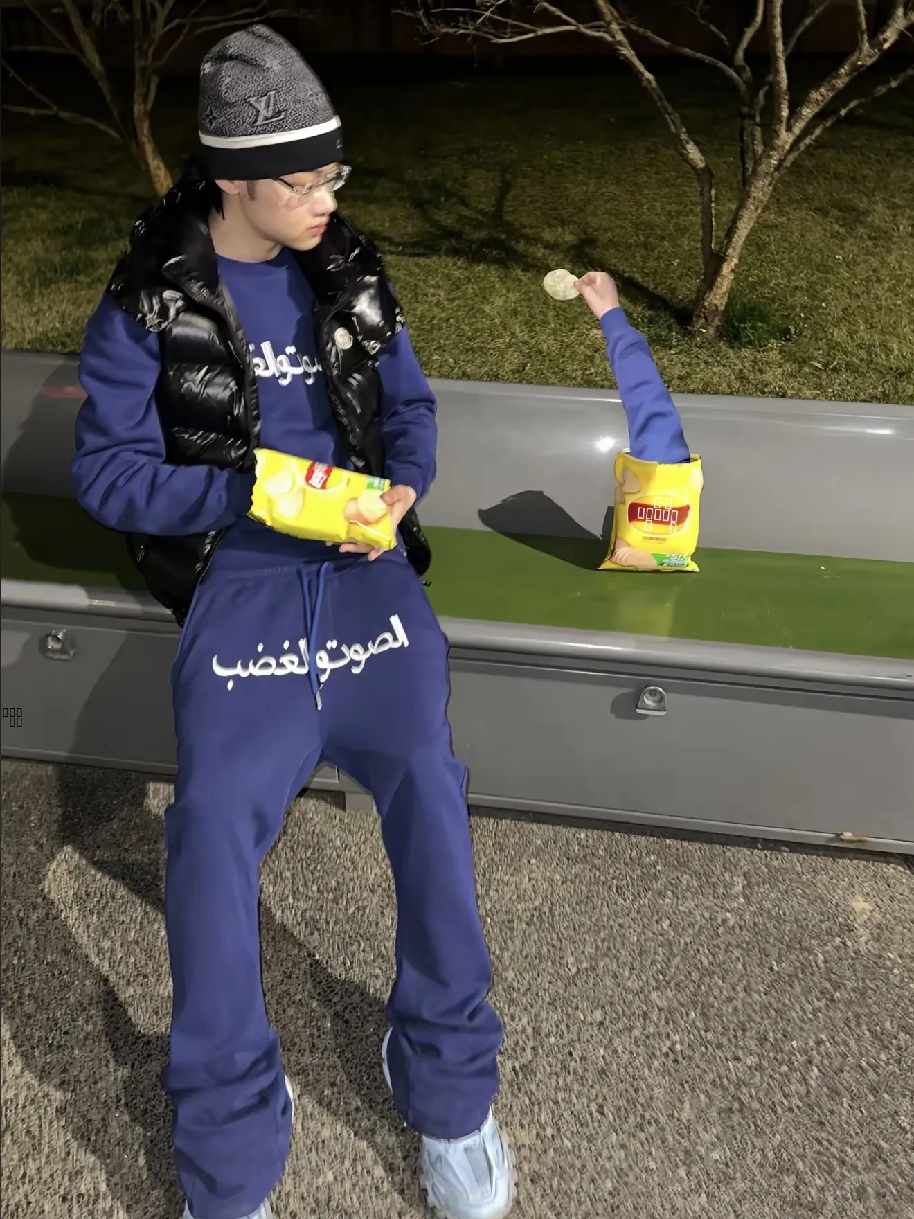 Широкие спортивные штаны с арабской вышивкой, мужские повседневные спортивные штаны для похудения, универсальные свободные брюки из полиэфирного волокна, прямые брюки
Широкие спортивные штаны с арабской вышивкой, мужские повседневные спортивные штаны для похудения, универсальные свободные брюки из полиэфирного волокна, прямые брюки