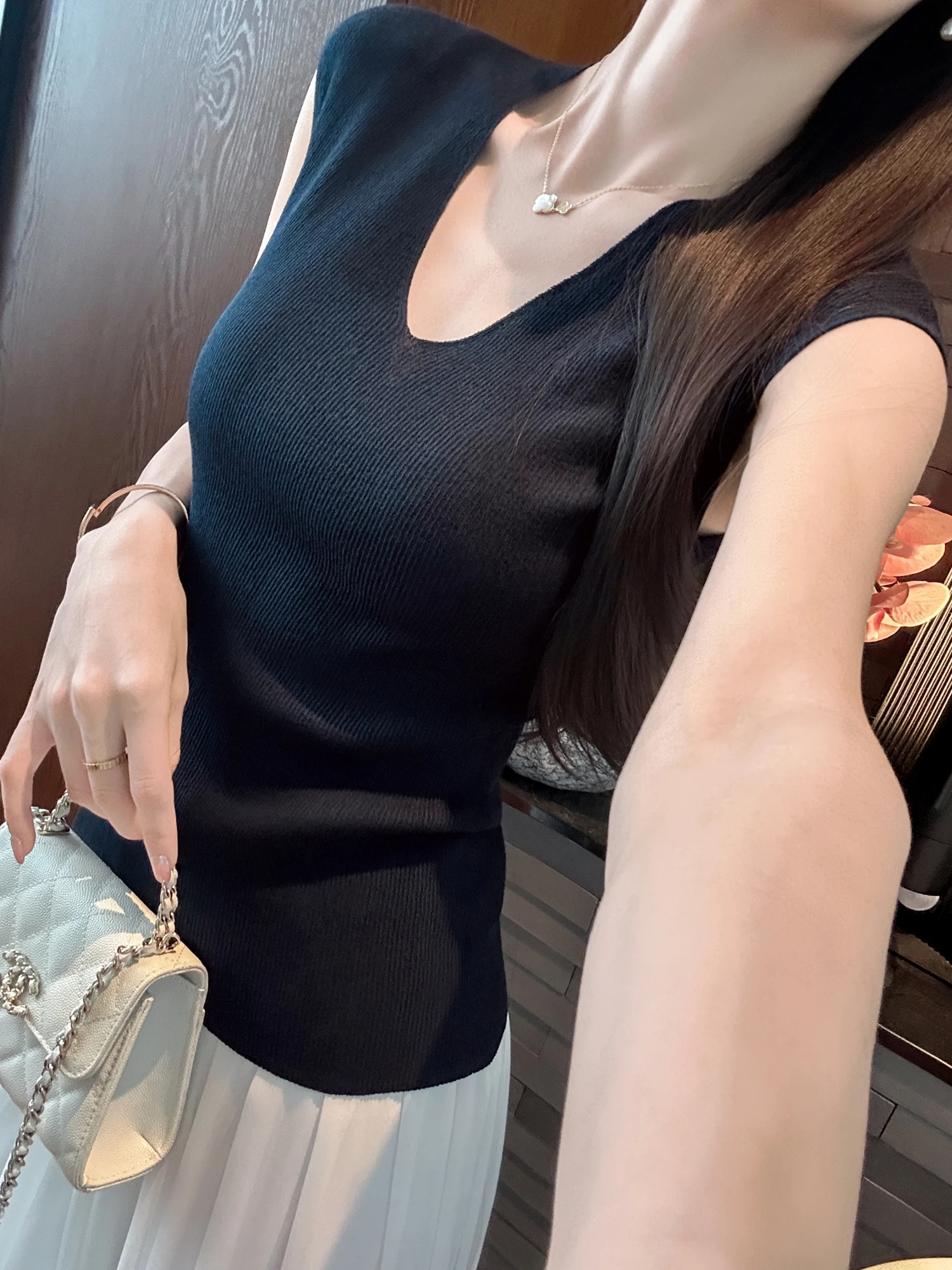 Ultra Comfortable Knitted Short SleeveYOU SEE Soft Snug Pit Stripe Small Fly Sleeve Knitwear Korean Style Slim Fit Daily Wear
Ultra Comfortable Knitted Short SleeveYOU SEE Soft Snug Pit Stripe Small Fly Sleeve Knitwear Korean Style Slim Fit Daily Wear