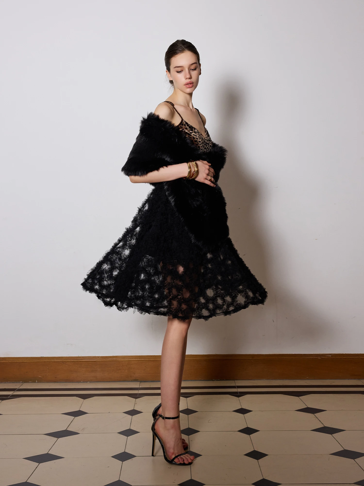 Original Kilonova Sexy Leopard Print Bud Net Dress Backless Bodycon Long Dress Polyester Fabric Sleeveless Spring Autumn Wint...
Original Kilonova Sexy Leopard Print Bud Net Dress Backless Bodycon Long Dress Polyester Fabric Sleeveless Spring Autumn Wint...