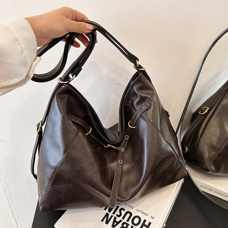 Женская кожаная сумка ручной работы Artisan с замысловатыми узорами и элегантным культурным очарованием
Женская кожаная сумка ручной работы Artisan с замысловатыми узорами и элегантным культурным очарованием