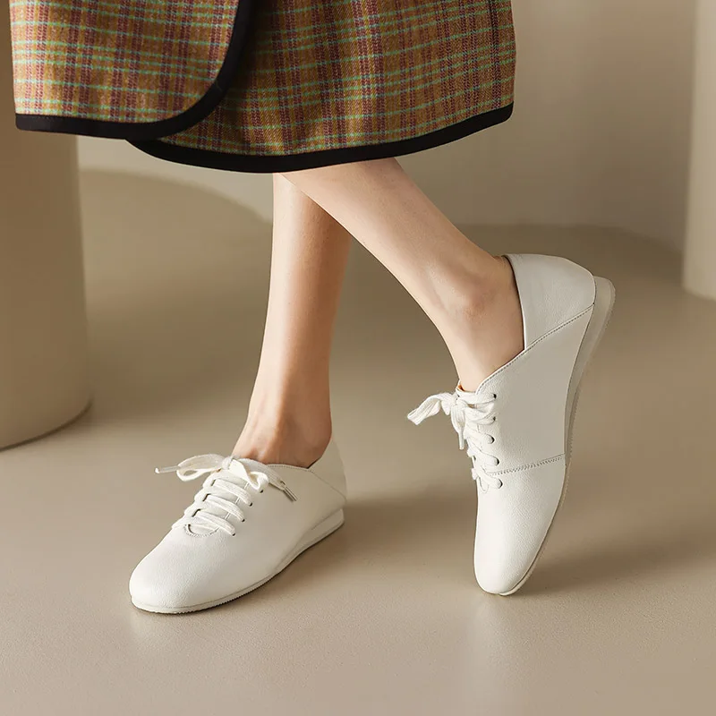 Pheontin women's fashion Lace-up Pumps Handmade cozy Retro Shoes Genuine leather round low Heels Autumn new Oxfords Shoes FT2781
Pheontin women's fashion Lace-up Pumps Handmade cozy Retro Shoes Genuine leather round low Heels Autumn new Oxfords Shoes FT2781