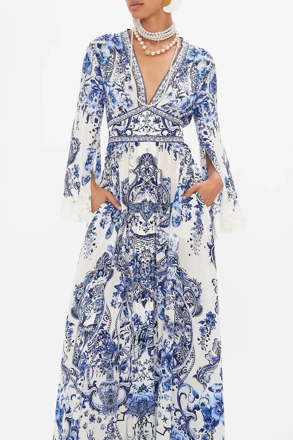 Lace Spliced Women Blue Robe Floral Printed V-Neck Long Sleeve Elegant Female Maxi Dress
Lace Spliced Women Blue Robe Floral Printed V-Neck Long Sleeve Elegant Female Maxi Dress