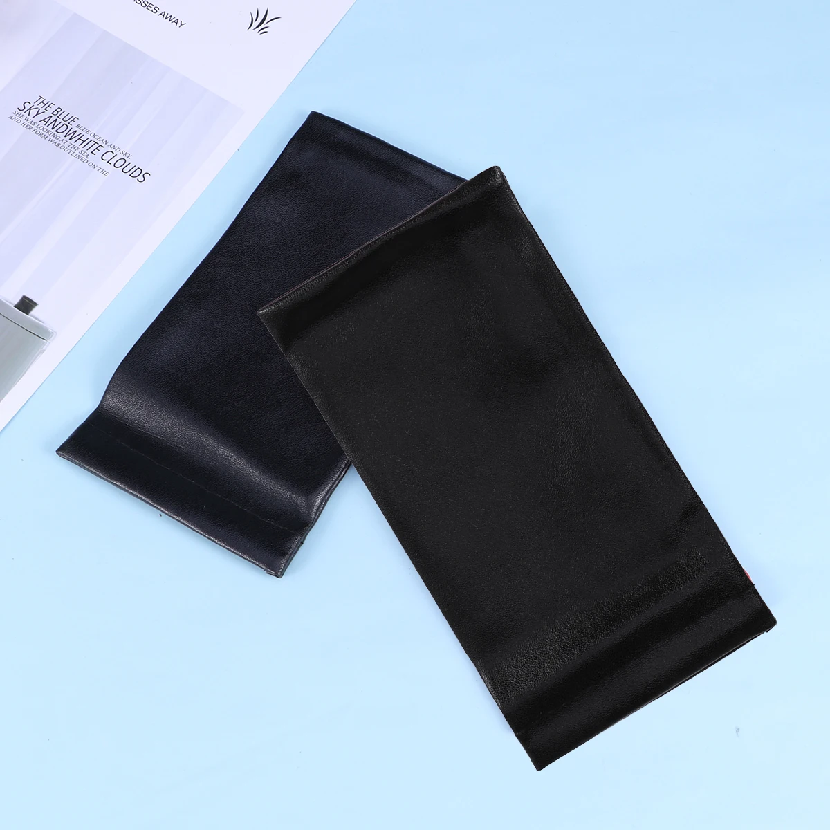 2pcs Eyeglass Case Durable Soft Anti-Scratch Color Block Design Fashionable Storage Bag for Sunglasses Eyewear Protector
2pcs Eyeglass Case Durable Soft Anti-Scratch Color Block Design Fashionable Storage Bag for Sunglasses Eyewear Protector