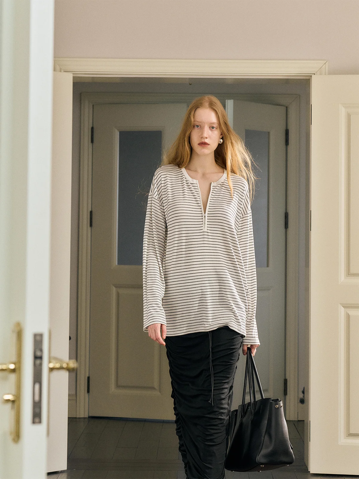 Женская футболка на молнии Kind Ego с параллельными полосками, базовая модель, зимняя новинка, повседневный стиль, стандартный крой, длинный рукав
Женская футболка на молнии Kind Ego с параллельными полосками, базовая модель, зимняя новинка, повседневный стиль, стандартный крой, длинный рукав