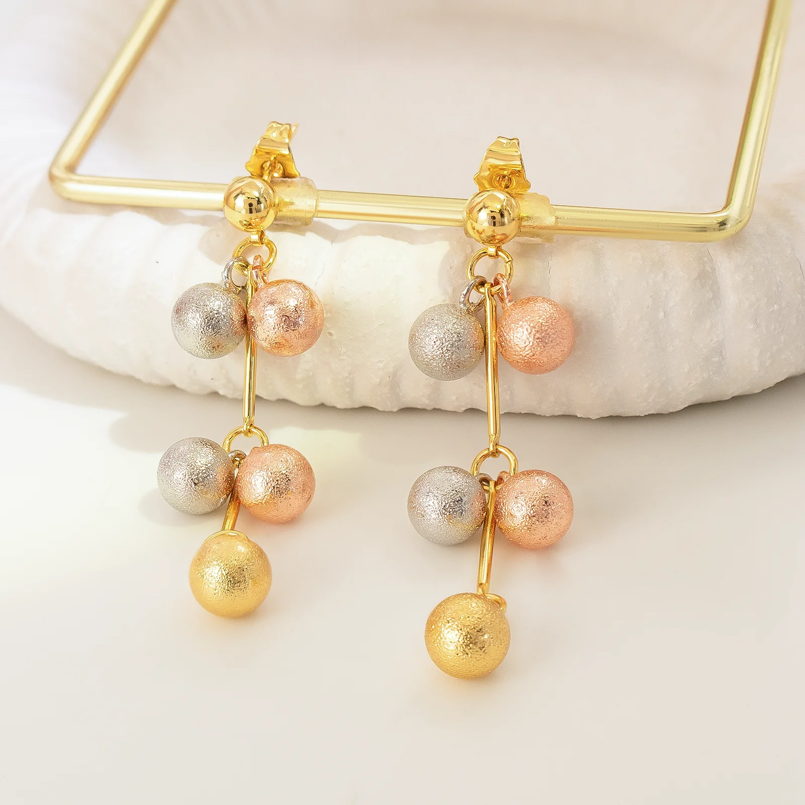 YTJX Elegant Tricolor Rround Bead Pendant Women's Earrings Jewelry Accessories Suitable For Gatherings Lover Christmas Gift Y2K
YTJX Elegant Tricolor Rround Bead Pendant Women's Earrings Jewelry Accessories Suitable For Gatherings Lover Christmas Gift Y2K