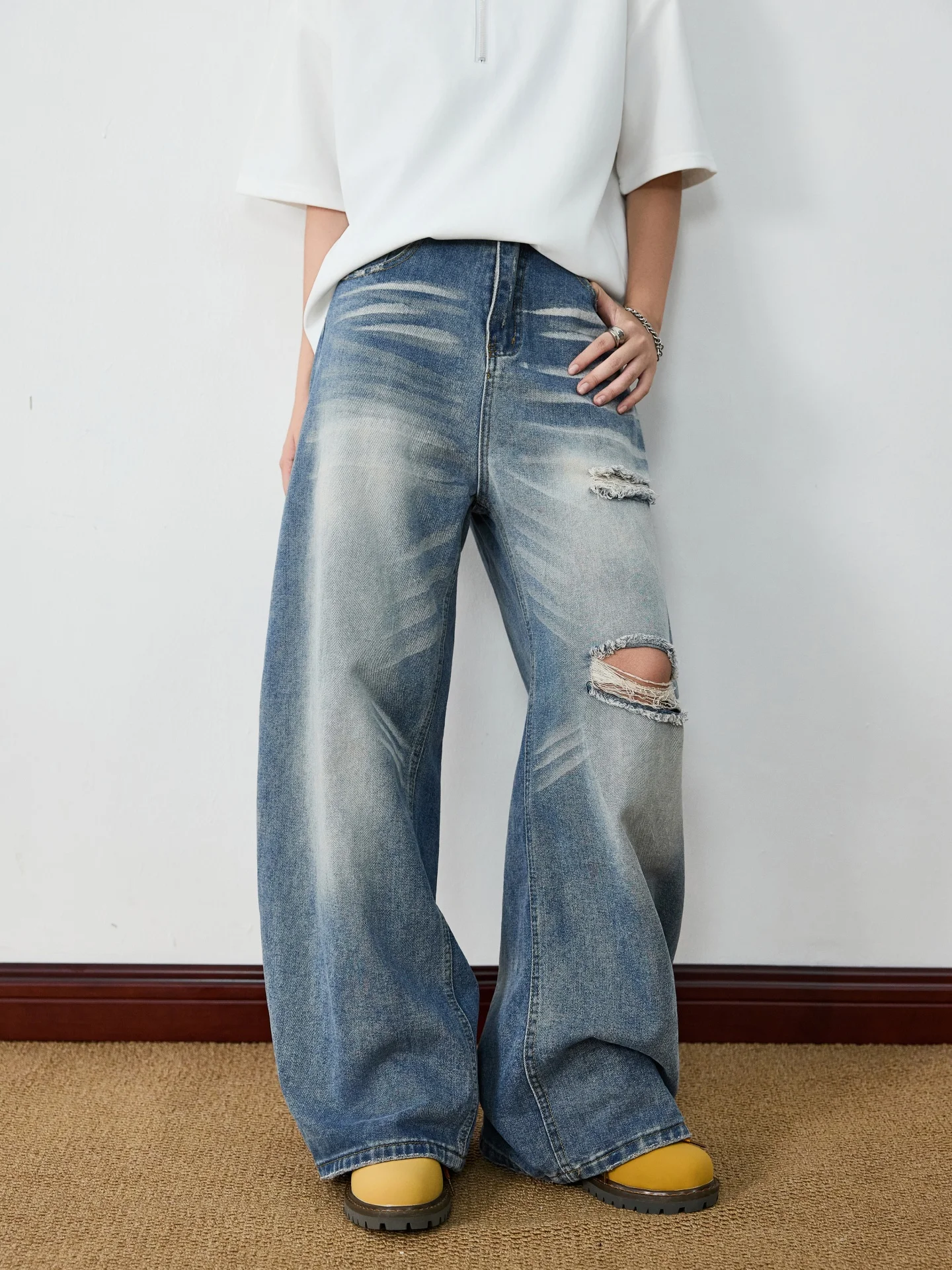 Retro Mustache Washed Wide Leg Men's Jeans American High Street Loose Straight Tube Pants Torn Hole Youth Casual Fashion
Retro Mustache Washed Wide Leg Men's Jeans American High Street Loose Straight Tube Pants Torn Hole Youth Casual Fashion