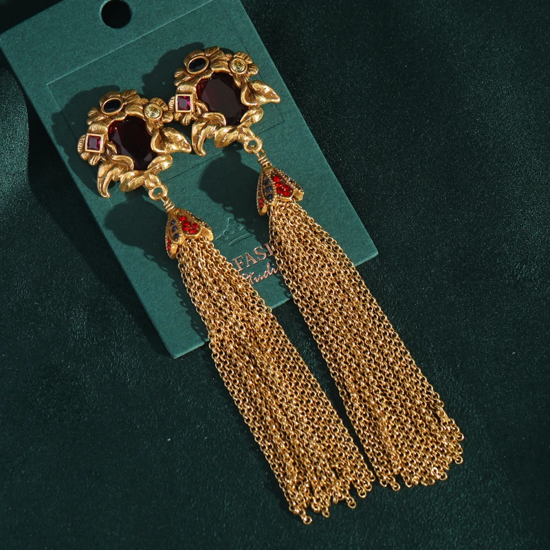 Antique Red Stone Drop Earrings Gold Color Tassel Chain Women Long Indian Style Vintage Luxury Quality Jewelry 2025 New In Gift
Antique Red Stone Drop Earrings Gold Color Tassel Chain Women Long Indian Style Vintage Luxury Quality Jewelry 2025 New In Gift