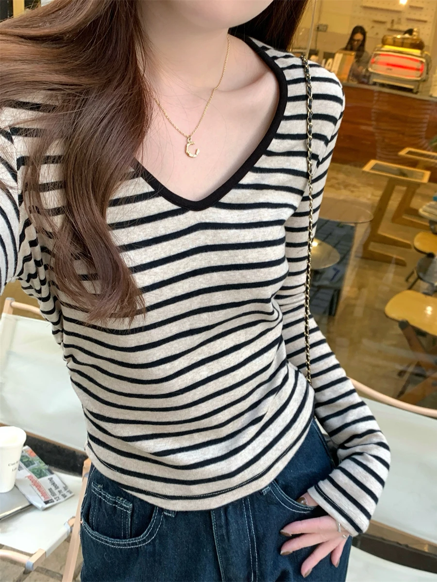 Женская модная футболка Kumikumi Slim Fit с длинным рукавом, в полоску, универсальная базовая модель для повседневной носки, весенняя новинка
Женская модная футболка Kumikumi Slim Fit с длинным рукавом, в полоску, универсальная базовая модель для повседневной носки, весенняя новинка
