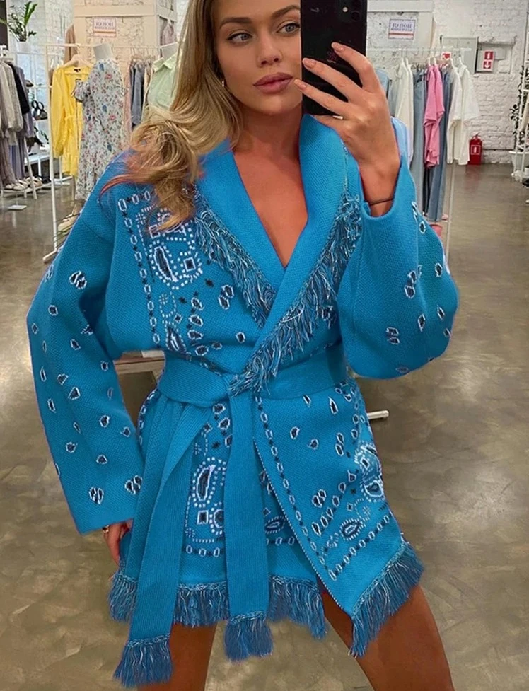 Fashion Print Tassel Women's Cardigan Lace Up Knit Long Sleeve V-neck Thick Sweater Autumn Lady Vintage All-match Knitwear
Fashion Print Tassel Women's Cardigan Lace Up Knit Long Sleeve V-neck Thick Sweater Autumn Lady Vintage All-match Knitwear