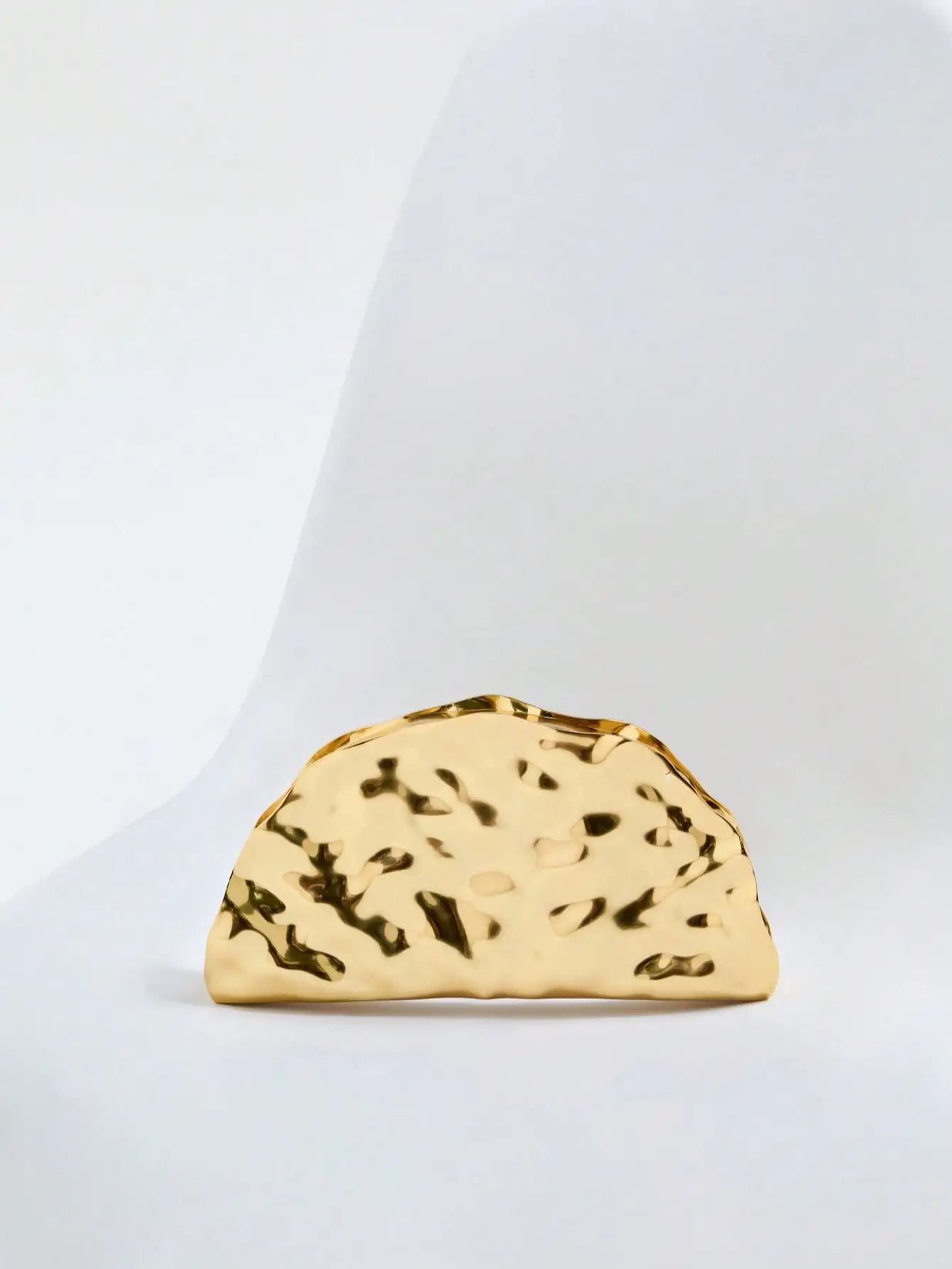 Metal shell clutch purse for women 2025 new gold color evening wedding party bag new luxury handbag with snake strap
Metal shell clutch purse for women 2025 new gold color evening wedding party bag new luxury handbag with snake strap