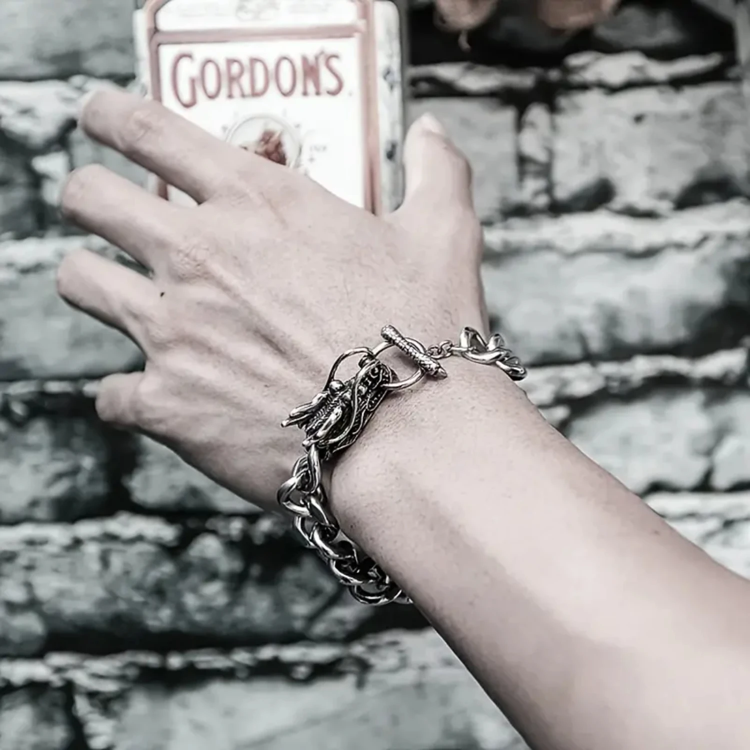 Unique Punk Style Dragon Head Cuban Chain Link Bracelet in Silver Color, Single Piece for Men and Women - Cool Hip Hop Jewelry A
Unique Punk Style Dragon Head Cuban Chain Link Bracelet in Silver Color, Single Piece for Men and Women - Cool Hip Hop Jewelry A