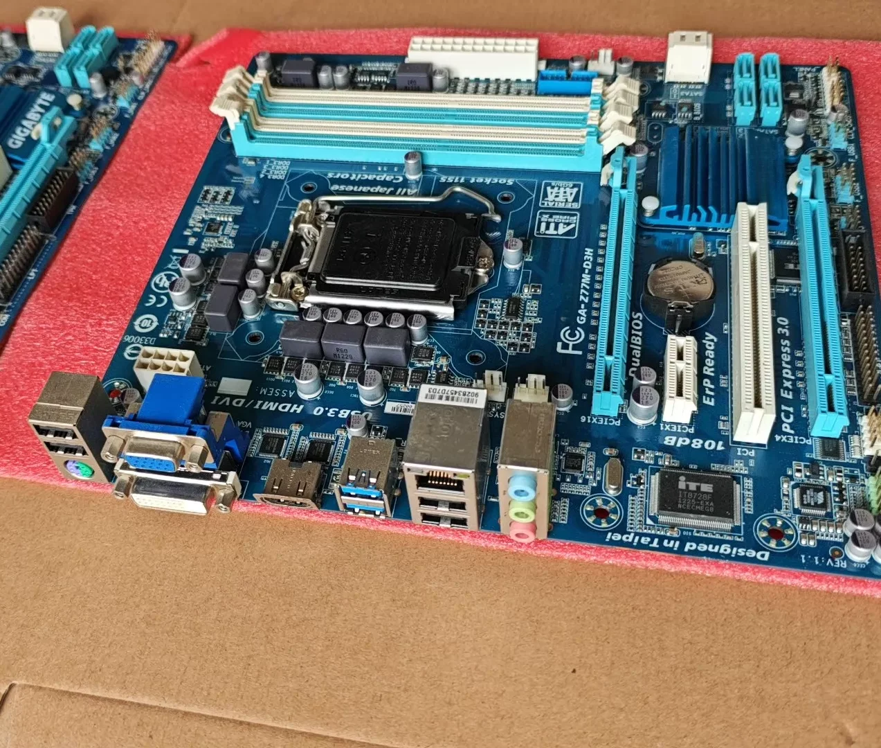 For Gigabyte GA-Z77M-D3H Desktop Motherboard Z77 LGA1155 DDR3 Z77M D3H Mainboard 100% Tested OK
For Gigabyte GA-Z77M-D3H Desktop Motherboard Z77 LGA1155 DDR3 Z77M D3H Mainboard 100% Tested OK