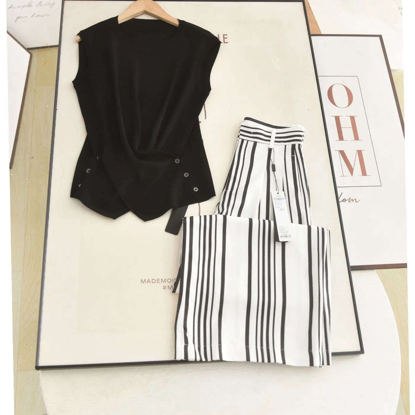 Slimming Black Cross Design Sleeveless Top And Wide Leg Pants Set Casual Striped Fashion Set Women's Summer Outfit Two-Piece ...
Slimming Black Cross Design Sleeveless Top And Wide Leg Pants Set Casual Striped Fashion Set Women's Summer Outfit Two-Piece ...