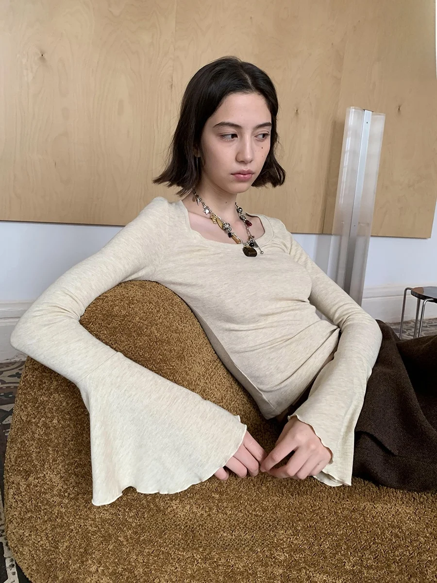 DKZ Вязаная длинная футболка Sve Base irt, женская облегающая корейская футболка с внутренней одеждой, круглая футболка с цветочным узором, стандартная длина
DKZ Вязаная длинная футболка Sve Base irt, женская облегающая корейская футболка с внутренней одеждой, круглая футболка с цветочным узором, стандартная длина