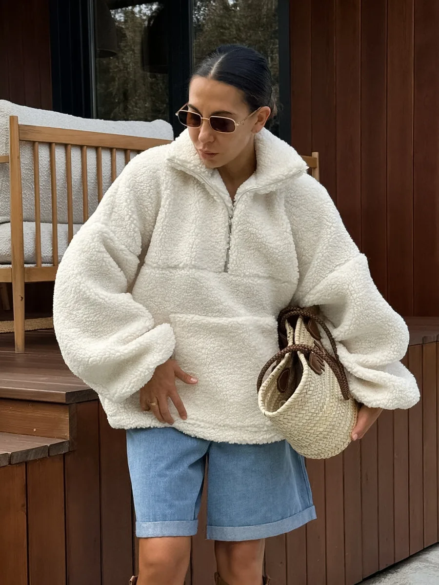 Long-sleeved Wool Warm Top Solid Color Fashion Women's Loose Semi-zipper Jacket Autumn Multifunctional Pocket Fashion Jacket
Long-sleeved Wool Warm Top Solid Color Fashion Women's Loose Semi-zipper Jacket Autumn Multifunctional Pocket Fashion Jacket