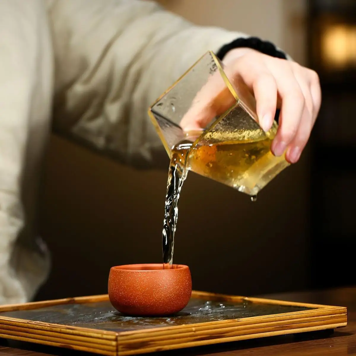 Chinese Clay Genuine Yixing Gongfu Tea bowls Red Little Mini Cups ( purple clay cup develops a warm patina with use
Chinese Clay Genuine Yixing Gongfu Tea bowls Red Little Mini Cups ( purple clay cup develops a warm patina with use