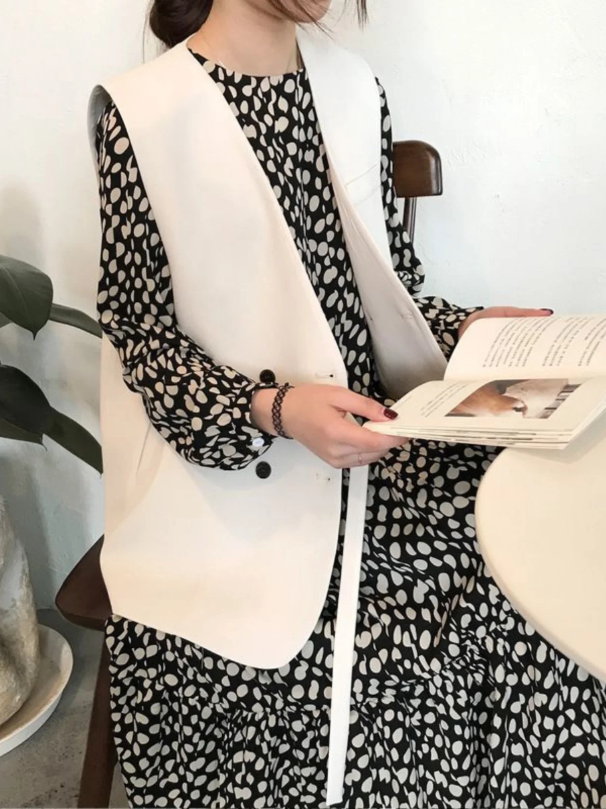 2026 Spring Autumn New Outerwear Briti Sle Loose Large Size Outerwear Oulder Pad Vest Jacket Hot Sale Women's Suit Vest
2026 Spring Autumn New Outerwear Briti Sle Loose Large Size Outerwear Oulder Pad Vest Jacket Hot Sale Women's Suit Vest