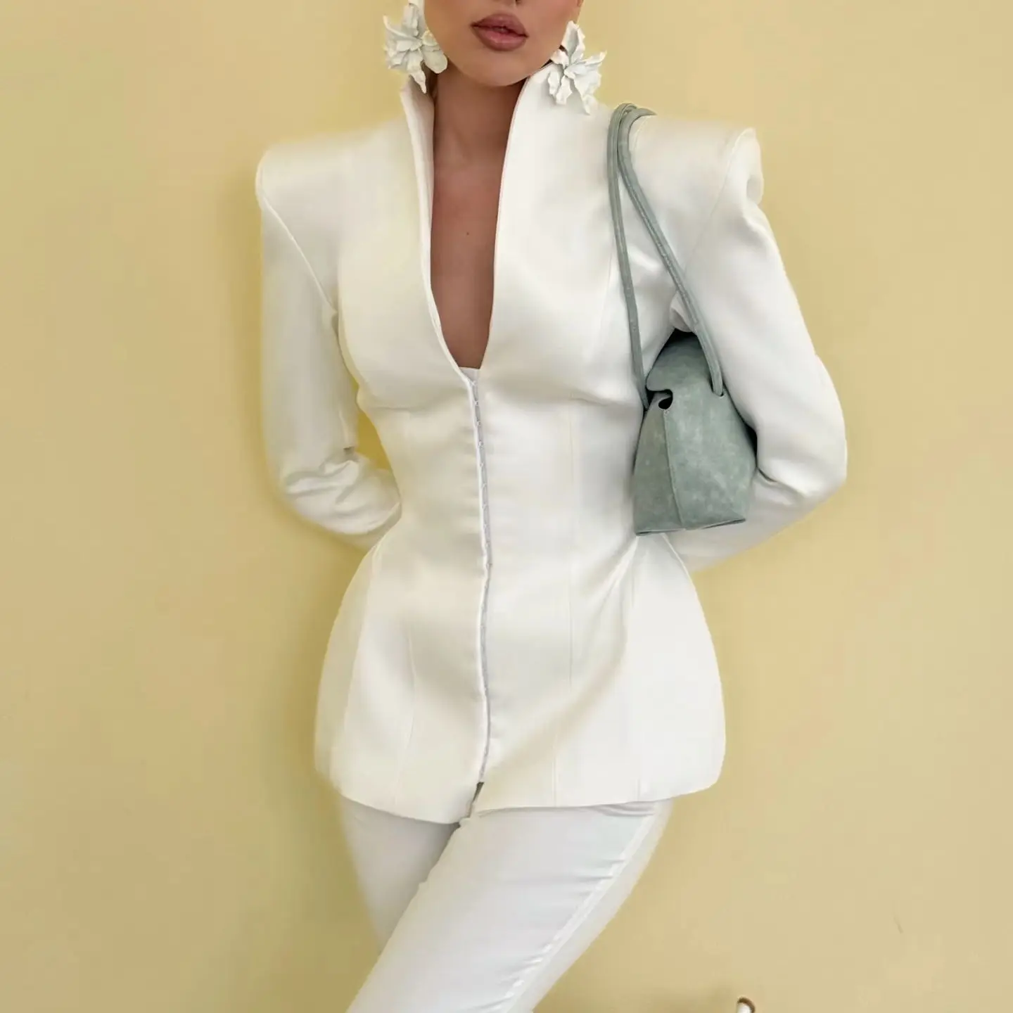 Women's Deep V Open Front Hidden Vertical Hook Fastener Structured Sharp Shoulder Waist Cinched Hourglass Tailored Suit Jacket
Women's Deep V Open Front Hidden Vertical Hook Fastener Structured Sharp Shoulder Waist Cinched Hourglass Tailored Suit Jacket
