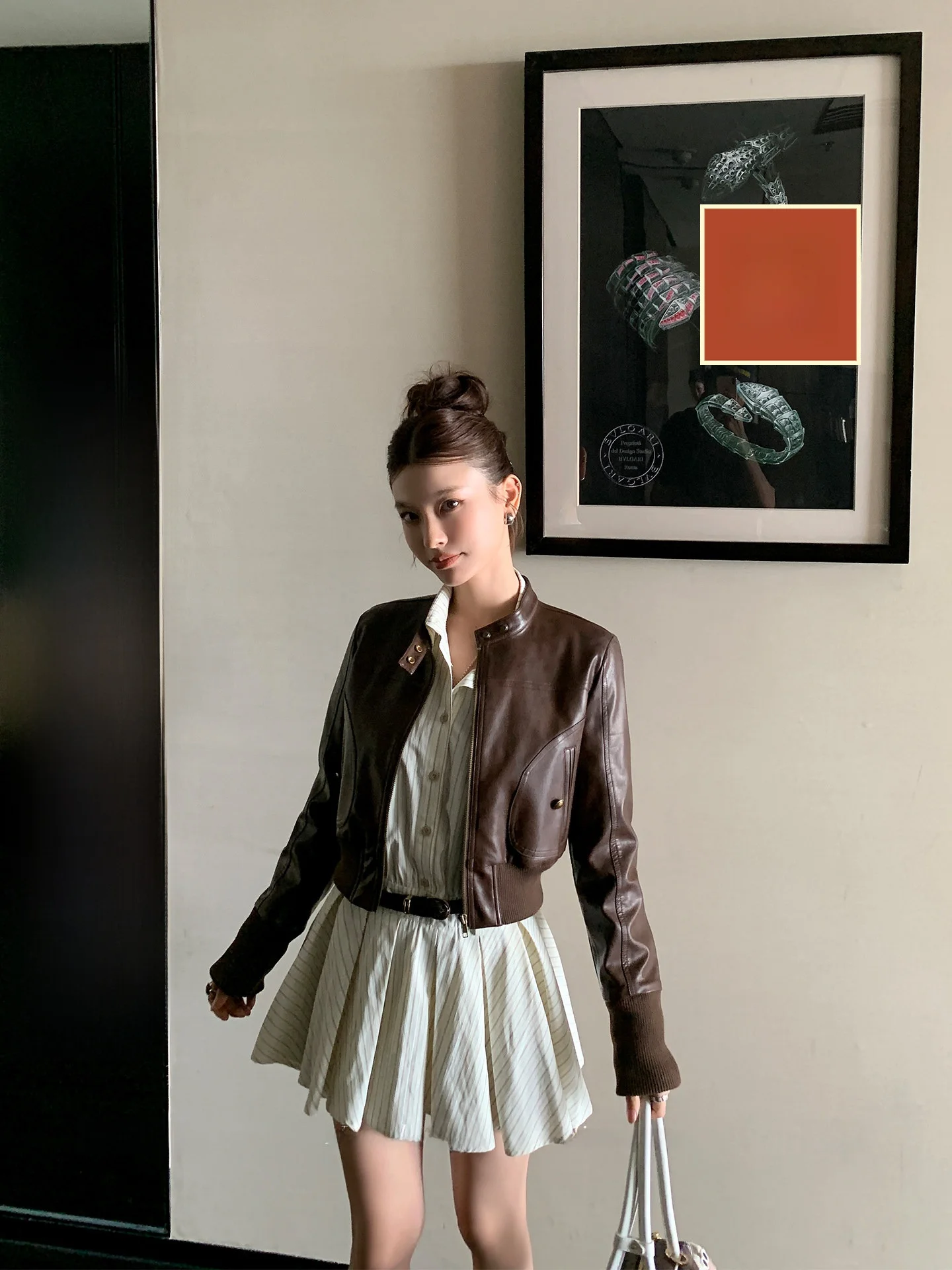 LIONE Rubens Old Street Spicy Girl Faionable Vintage Brown ort Slim Fit Leather Jaet Zipper Closure Youth Summer Coat
LIONE Rubens Old Street Spicy Girl Faionable Vintage Brown ort Slim Fit Leather Jaet Zipper Closure Youth Summer Coat