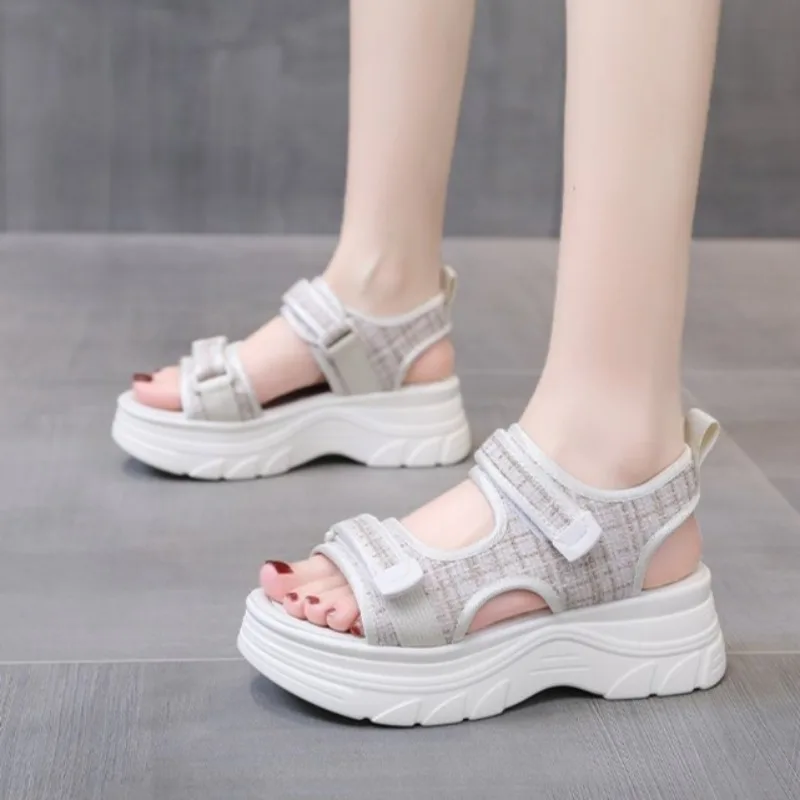2026 Summer New Sporty Thick Heel Casual Platform Outdoor Sandals Women
2026 Summer New Sporty Thick Heel Casual Platform Outdoor Sandals Women