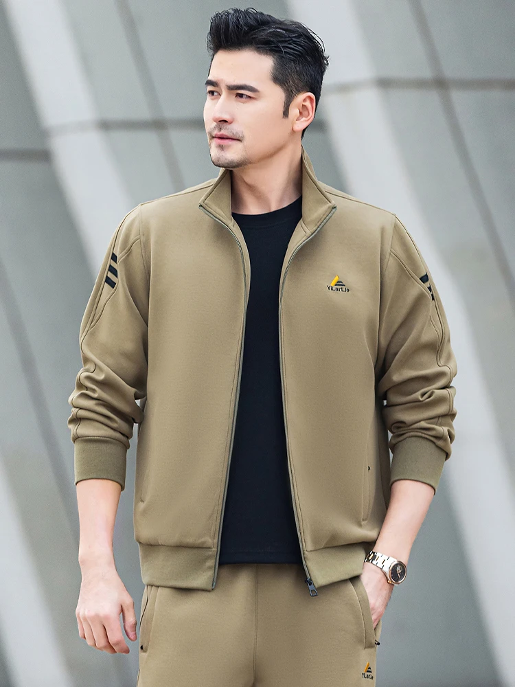 Новый мужской спортивный костюм-тройка для папы, весна 2025: повседневный комплект из толстовки с длинным рукавом и брюк для бега
Новый мужской спортивный костюм-тройка для папы, весна 2025: повседневный комплект из толстовки с длинным рукавом и брюк для бега