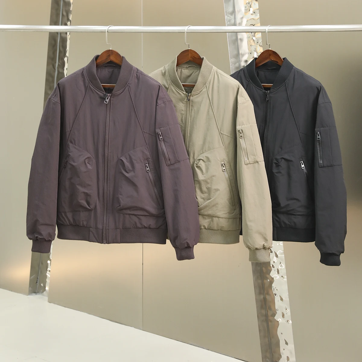 Classic Retro MA Men's Faion Baseball Collar Pilot down Jaet 85 Du down Warm Windproof Poly Fabric Zipper Closure
Classic Retro MA Men's Faion Baseball Collar Pilot down Jaet 85 Du down Warm Windproof Poly Fabric Zipper Closure