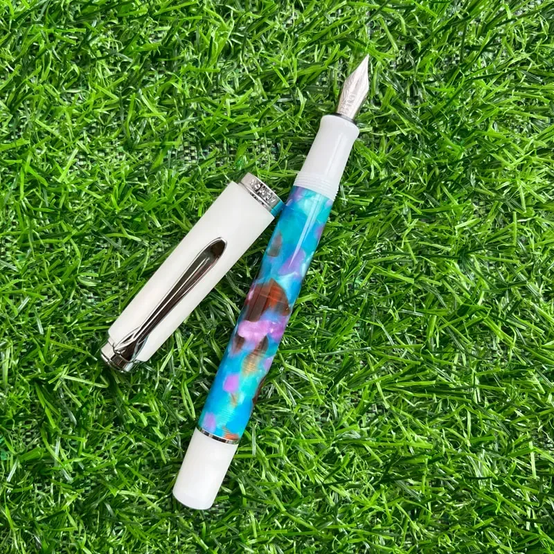 New ADMOK M400 Acrylic Fountain Pen Soft Smooth No.5 EF/F/M/B Nib Inking Silver Clip Pelikan M400/405 Students Writing Gift Pens
New ADMOK M400 Acrylic Fountain Pen Soft Smooth No.5 EF/F/M/B Nib Inking Silver Clip Pelikan M400/405 Students Writing Gift Pens