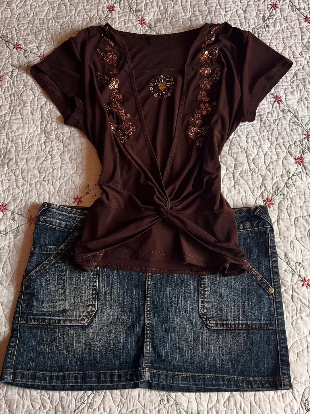 BaoYao Girl, оригинальная каштановая футболка с поясом, женская летняя винтажная футболка, модный винтажный топ из смеси хлопка, стандартный крой
BaoYao Girl, оригинальная каштановая футболка с поясом, женская летняя винтажная футболка, модный винтажный топ из смеси хлопка, стандартный крой