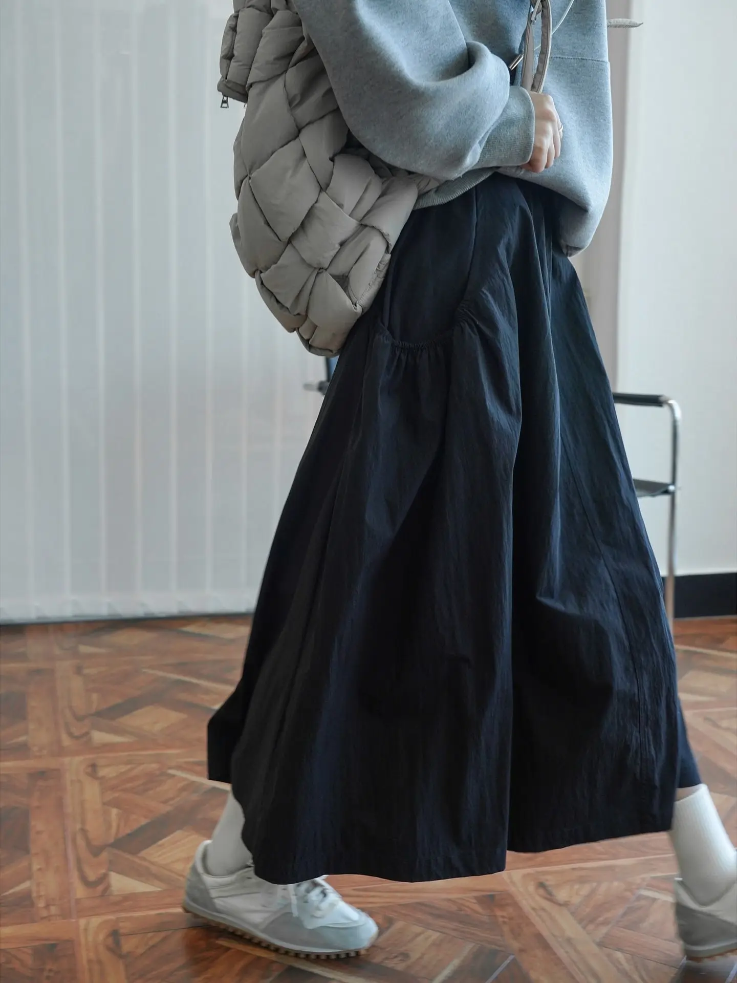 2023 Early Autumn New Korean Version Fashionable Big Pocket Umbrella Skirt Elastic High Waist Casual Long Dress for Women
2023 Early Autumn New Korean Version Fashionable Big Pocket Umbrella Skirt Elastic High Waist Casual Long Dress for Women