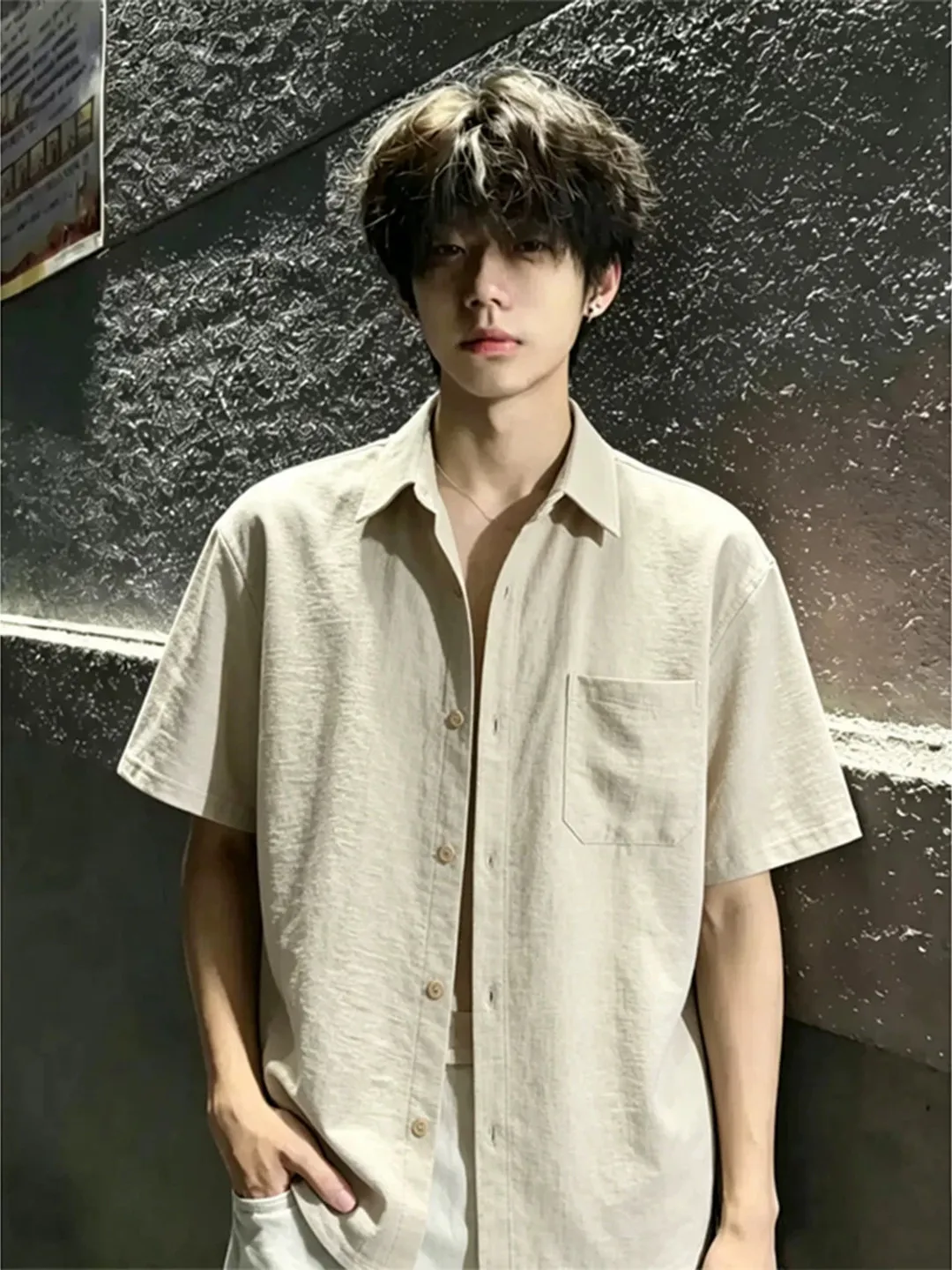 Men's Summer Lightweight Breathable Ice Silk Linen Short Sleeve Shirt Half Sleeve Sun Protection Casual Style Loose Fit Shirt
Men's Summer Lightweight Breathable Ice Silk Linen Short Sleeve Shirt Half Sleeve Sun Protection Casual Style Loose Fit Shirt