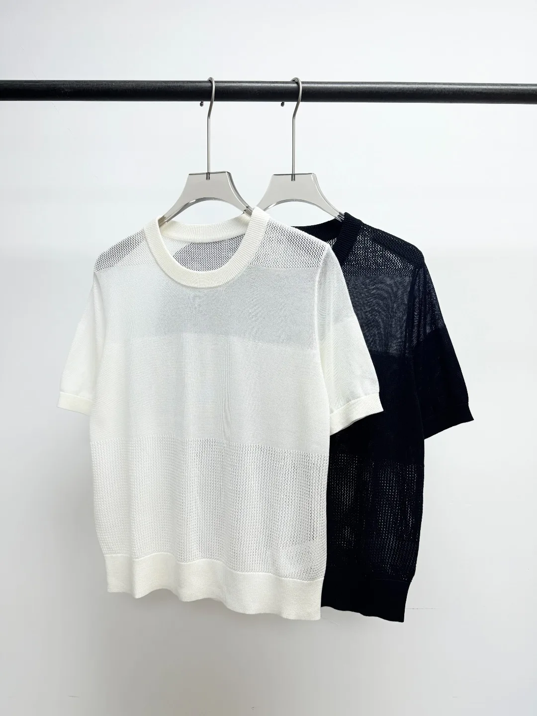 Spring/Summer 2026 Women's Knitwear: High-Quality, Stylish Solid-Color Crewneck Sweater
Spring/Summer 2026 Women's Knitwear: High-Quality, Stylish Solid-Color Crewneck Sweater